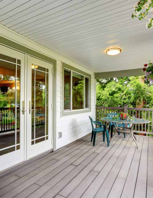 Porch/deck - gray wood